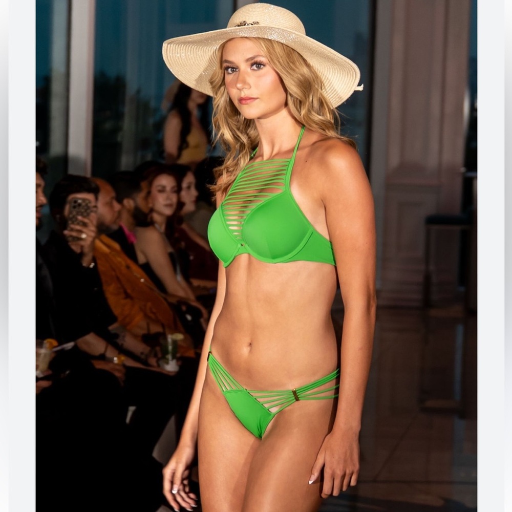 Victoria's Secret Green Swim Top 36 DD